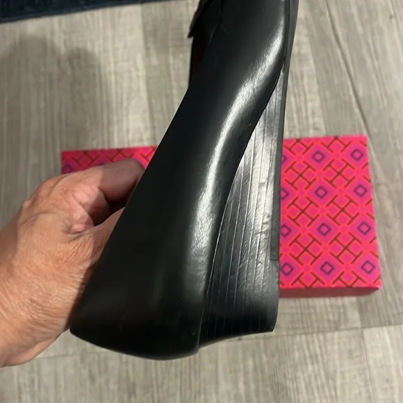 Tory Burch Leather Shoes - Picture 5 of 10